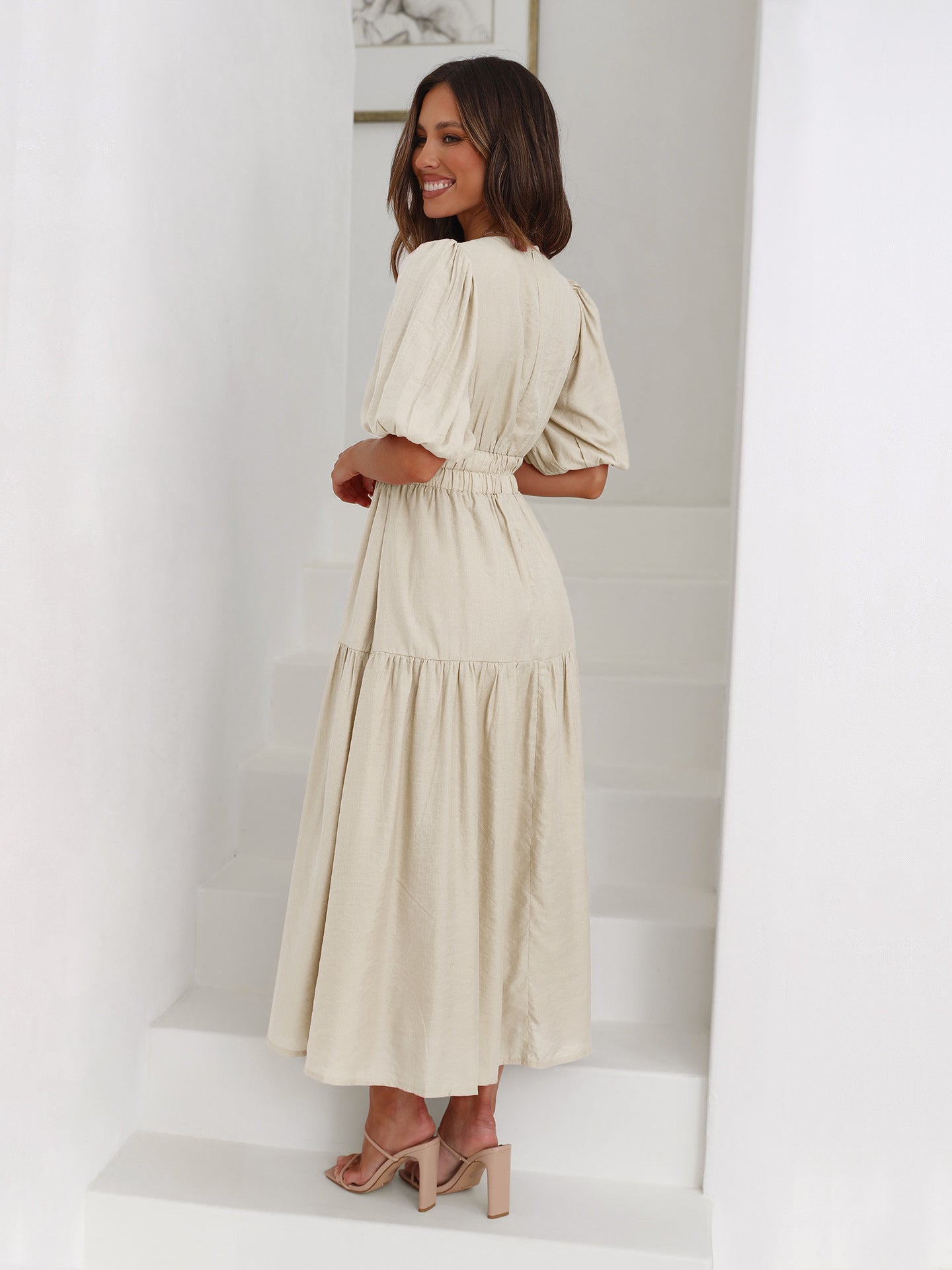 Emilia - dress with v-neck and puff sleeves