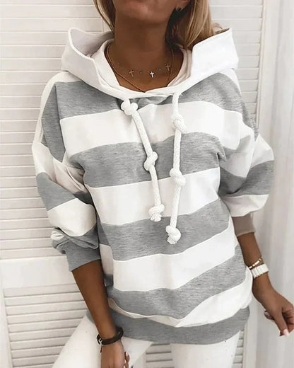 Lara – warm and fashionable hoodie