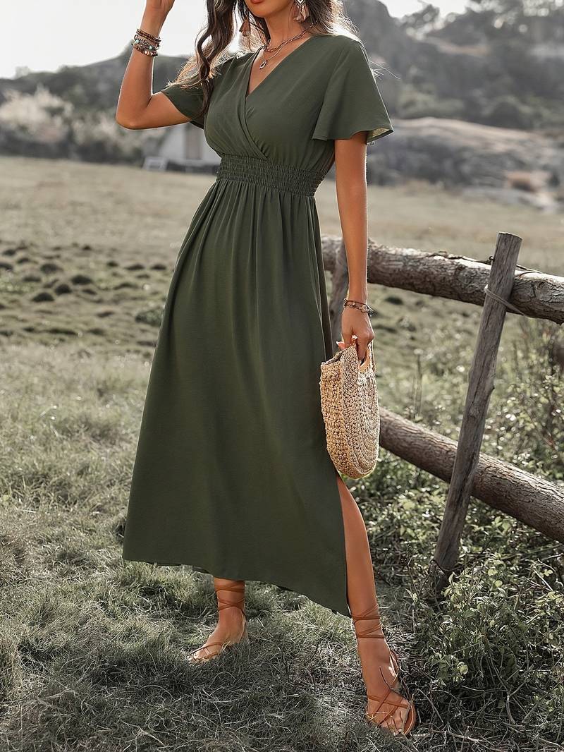 Lucy – elegant short-sleeved dress with corduroy collar