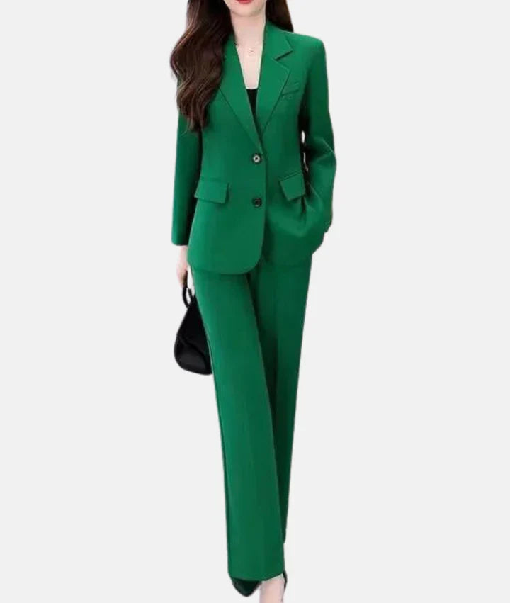 Elegant trouser suit with a tailored blazer