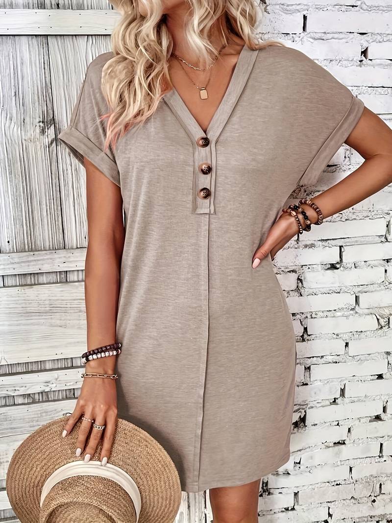 Olivia – dress with v-neck and short sleeves and buttons