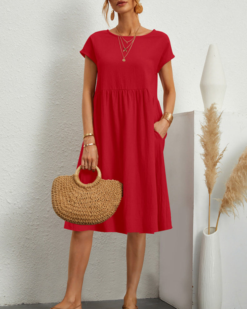 Comfortable - midi dress with a round neckline and pockets