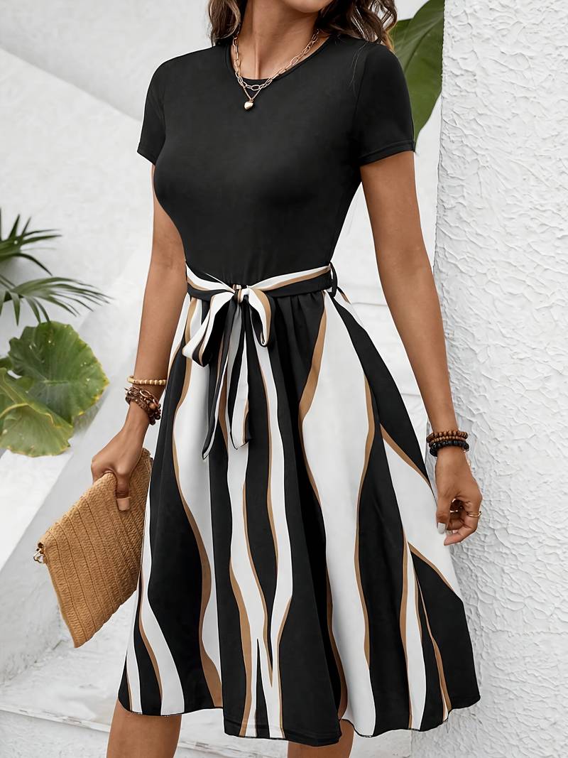 Olivia – short sleeve dress with striped print for spring and summer