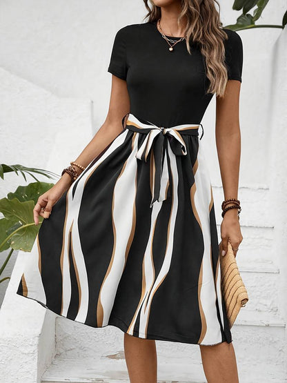 Olivia – short sleeve dress with striped print for spring and summer