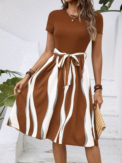 Olivia – short sleeve dress with striped print for spring and summer