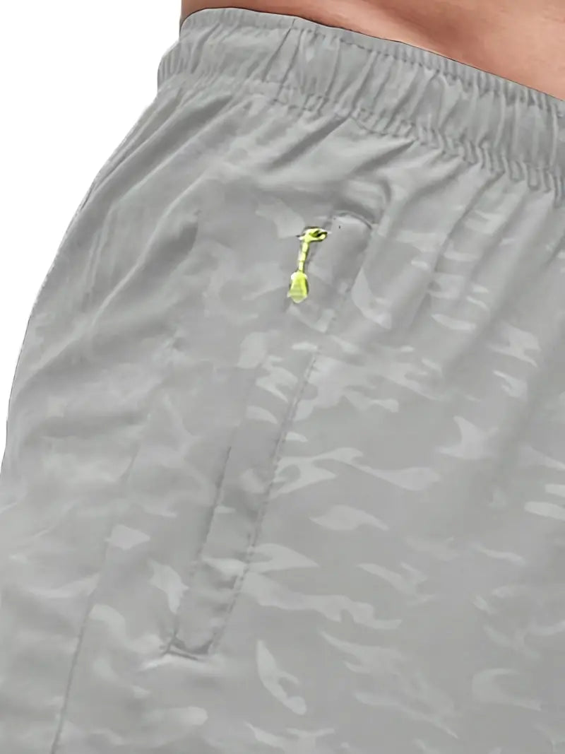 James – breathable shorts with zip pockets