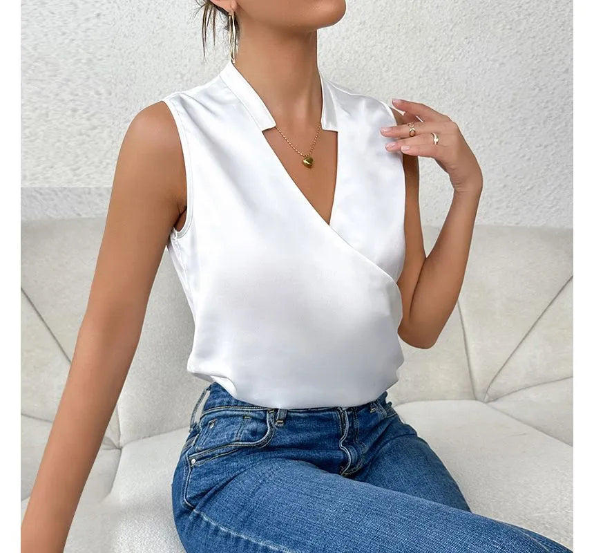 Elegant sleeveless plain top