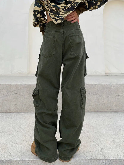 Samira - retro cargo pants with many pockets and wide legs