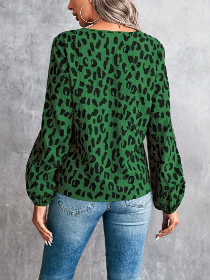 Mia - leopard print v-neck blouse