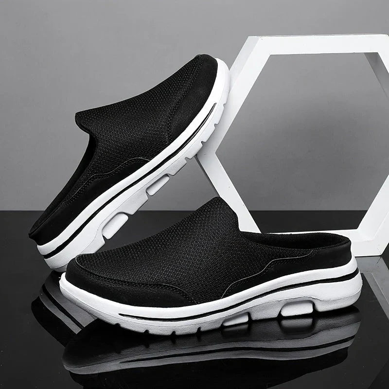 Comfortable men's slippers with breathable material