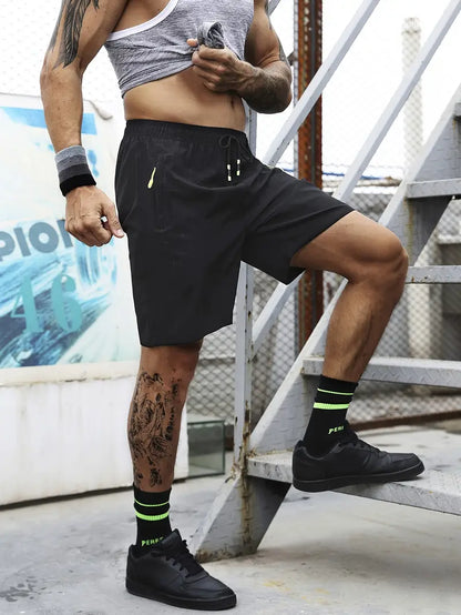 James – breathable shorts with zip pockets