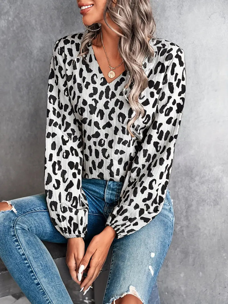 Mia - leopard print v-neck blouse