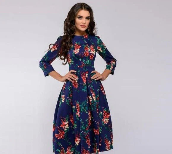 Retrozo – a noble, medium-length dress